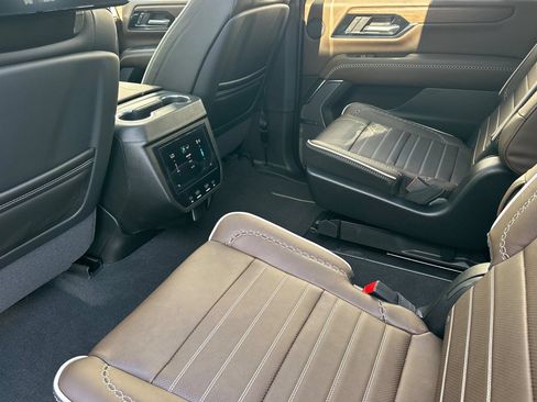 New 2026 GMC Yukon XL Denali Ultimate AWD/4WD image 9