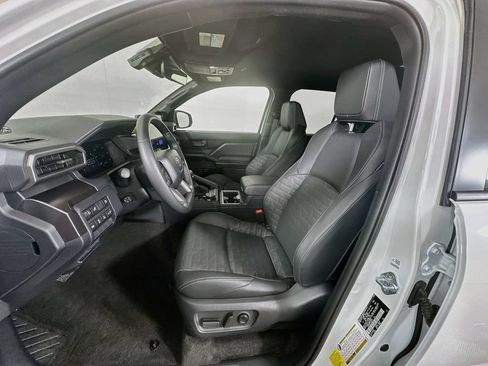 Certified 2026 Toyota 4Runner TRD Off-Road Premium AWD/4WD image 20