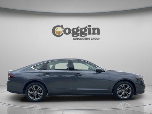 Certified 2023 Honda Accord EX image 7