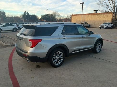 Used 2023 Ford Explorer Limited image 9
