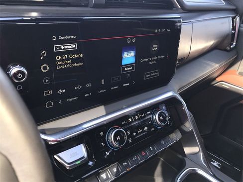 Used 2024 GMC Sierra 2500 Denali Ultimate image 16