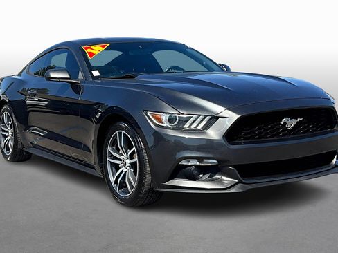 Used 2016 Ford Mustang Coupe image 10