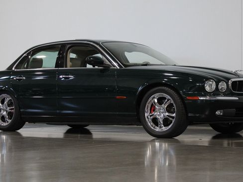 Used 2004 Jaguar XJ8 RWD image 30