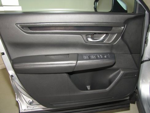 Certified 2025 Honda CR-V LX image 9