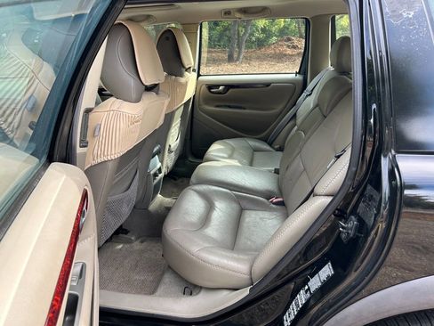 Used 2003 Volvo V70 image 25