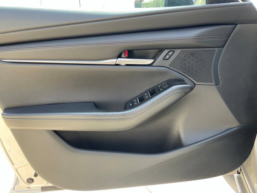 Used 2024 MAZDA MAZDA3 s FWD image 17
