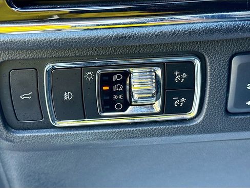 Used 2023 Lincoln Navigator Reserve image 11