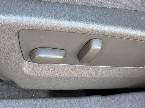Used 2023 Buick Envision Essence FWD image 21