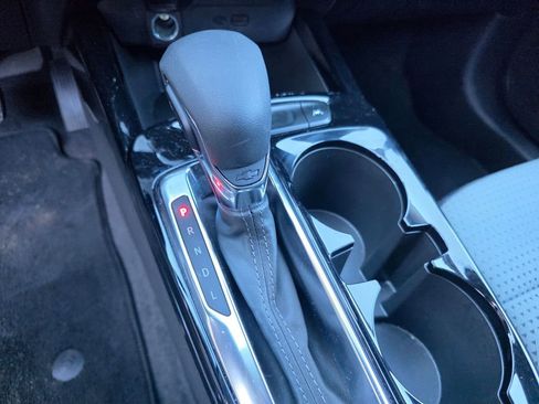 Certified 2025 Chevrolet Trax LT w/ LT Convenience Package image 17