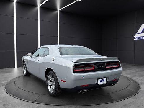 Used 2021 Dodge Challenger SXT RWD image 4