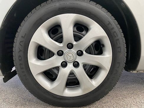 Used 2011 MAZDA MAZDA3 i Sport image 21