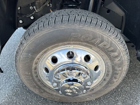 New 2025 RAM 3500 Limited image 10