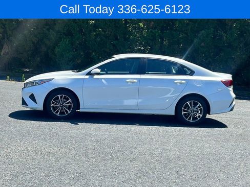 Used 2024 Kia Forte LXS FWD image 2
