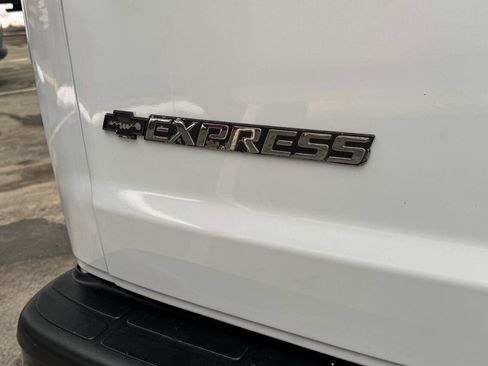 Used 2019 Chevrolet Express 3500 LS image 15