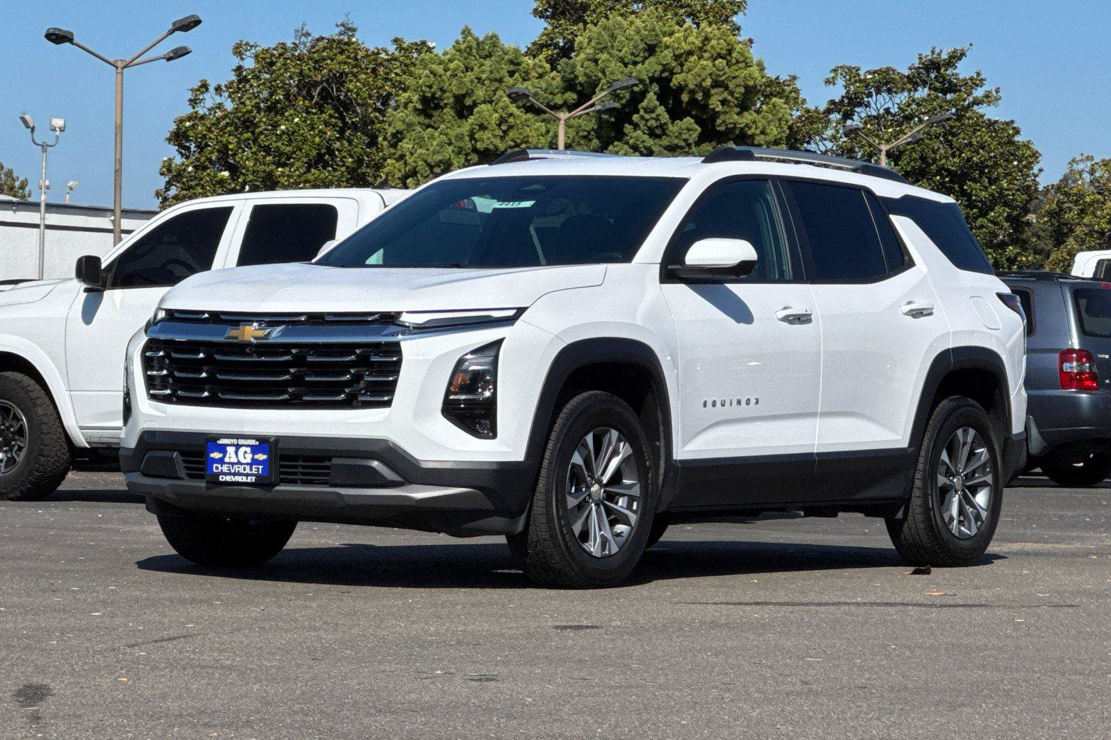 Used 2025 Chevrolet Equinox LT w/ Convenience Package II FWD image 11
