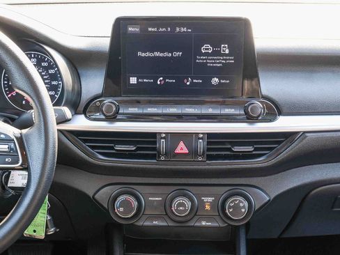 Used 2022 Kia Forte LXS FWD image 12