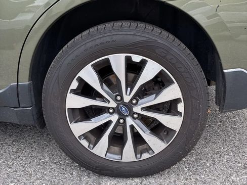Used 2016 Subaru Outback 2.5i Limited AWD/4WD image 18