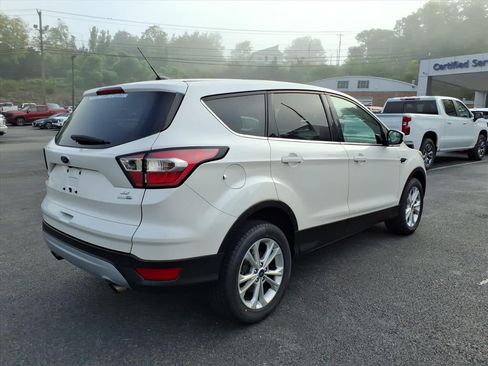 Used 2017 Ford Escape SE AWD/4WD image 8