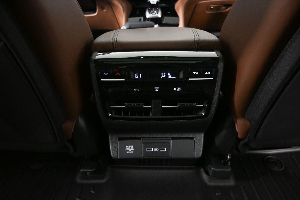 Used 2023 Acura MDX w/ Technology Package FWD image 10