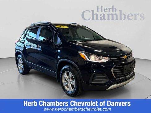 Used 2022 Chevrolet Trax LT w/ Driver Confidence Package AWD/4WD image 1