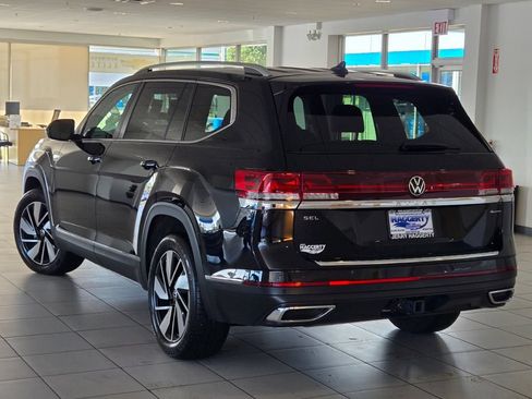 Used 2024 Volkswagen Atlas SEL AWD/4WD image 16
