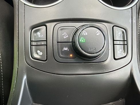 Used 2023 GMC Terrain SLT w/ Infotainment Package II AWD/4WD image 33