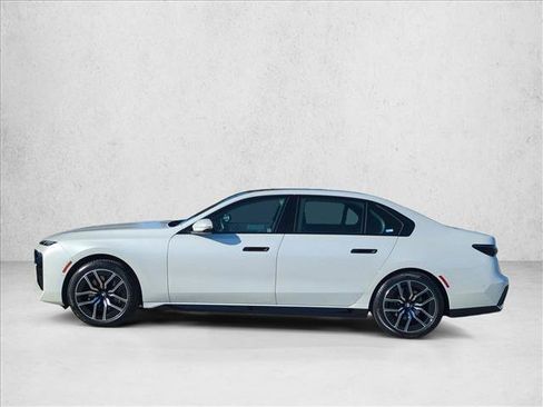 Certified 2025 BMW 740i RWD image 9