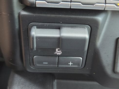 Used 2021 Chevrolet Silverado 1500 LT Trail Boss w/ Convenience Package II AWD/4WD image 13