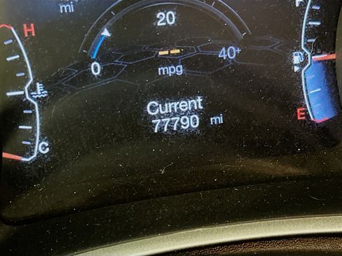 Used 2018 Jeep Compass Limited image 19