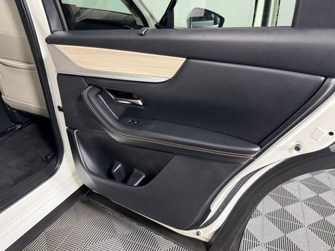 Used 2024 MAZDA CX-90 3.3 Turbo w/ Preferred Plus image 27