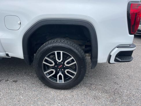 Used 2023 GMC Sierra 1500 AT4 w/ AT4 Premium Package AWD/4WD image 8