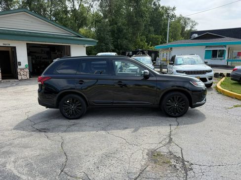 Used 2020 Mitsubishi Outlander LE AWD/4WD image 6
