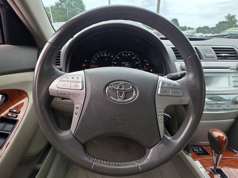 Used 2009 Toyota Camry XLE FWD image 11