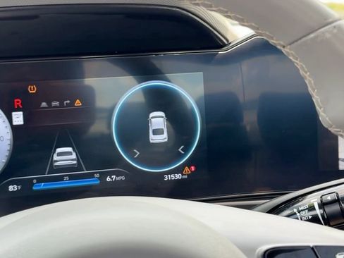 Certified 2025 Hyundai Elantra SEL image 24