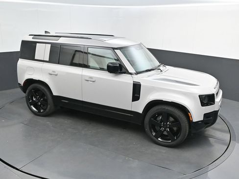 New 2026 Land Rover Defender 110 X-Dynamic SE AWD/4WD image 38