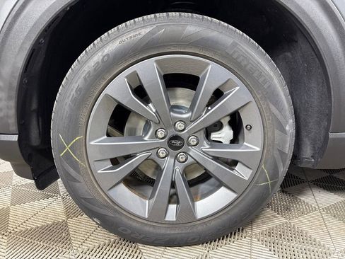 Certified 2021 Ford Explorer XLT w/ Equipment Group 202A RWD image 11