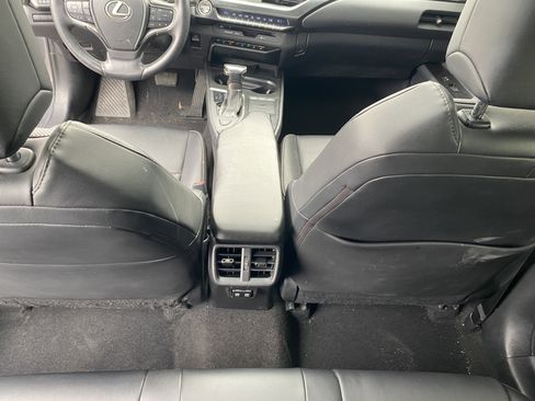Used 2019 Lexus UX 200 w/ Premium Package FWD image 16