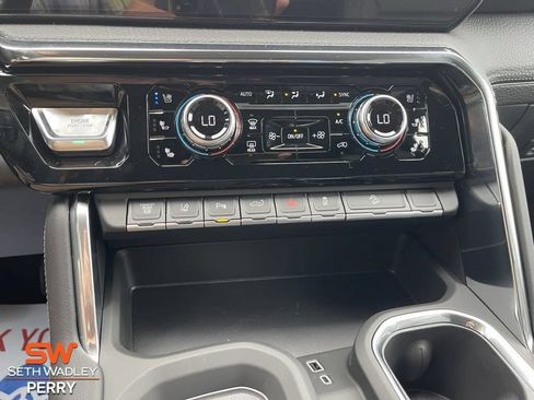 New 2025 GMC Sierra 2500 Denali w/ Denali Reserve Package AWD/4WD image 31