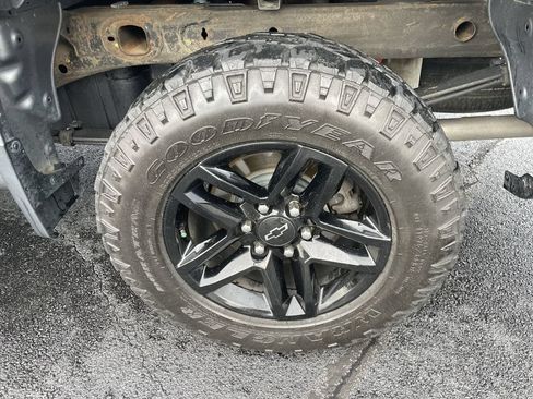Used 2020 Chevrolet Silverado 1500 Custom Trail Boss w/ Custom Convenience Package AWD/4WD image 8