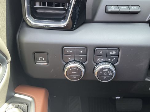 New 2025 GMC Sierra 3500 Denali Ultimate image 54