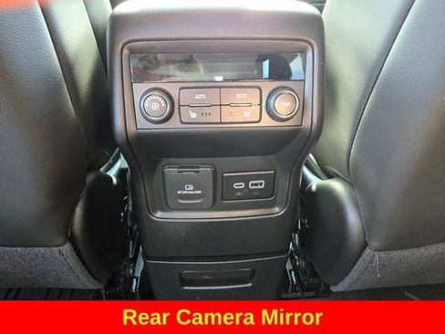 Used 2023 GMC Acadia Denali w/ Denali Technology Package AWD/4WD image 17