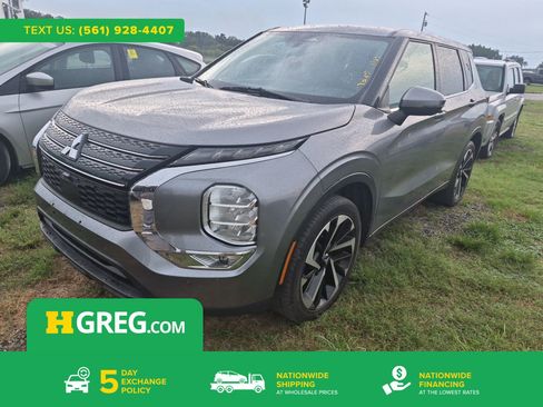 Used 2022 Mitsubishi Outlander SE FWD image 1
