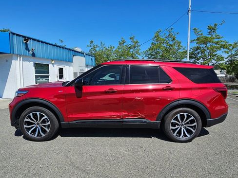 Used 2022 Ford Explorer ST-Line w/ Class IV Trailer Tow Package RWD image 2