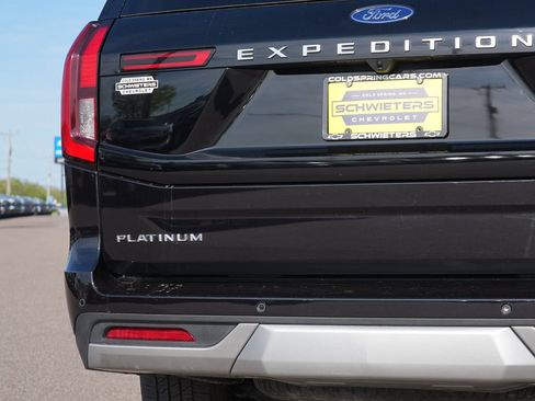 Used 2025 Ford Expedition Platinum AWD/4WD image 10