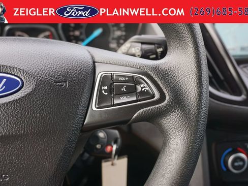 Used 2018 Ford Escape SE w/ SE Sync 3 Package AWD/4WD image 24