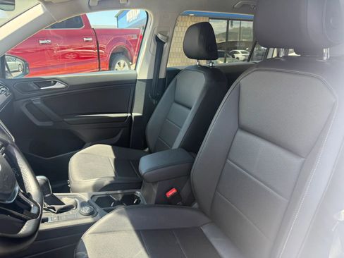 Used 2019 Volkswagen Tiguan SE AWD/4WD image 17