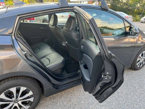 Used 2020 Toyota Prius Prime XLE image 12