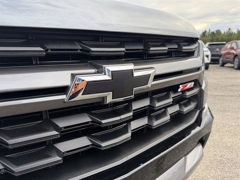 Used 2022 Chevrolet Colorado Z71 AWD/4WD image 7