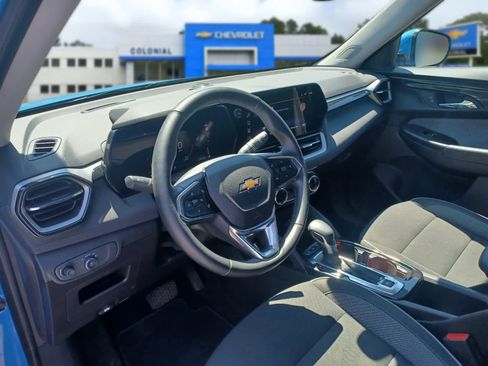 Used 2024 Chevrolet TrailBlazer LT w/ Convenience Package AWD/4WD image 8