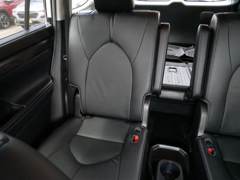 Used 2021 Toyota Highlander Limited AWD/4WD image 12